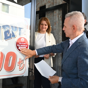 2025 Yılı “Aile Yılı” Kapsamında Karaman’da Firmalara “Aile Yılı” Stickerları Teslim Edildi - fotoğraf 1