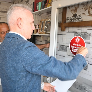 2025 Yılı “Aile Yılı” Kapsamında Karaman’da Firmalara “Aile Yılı” Stickerları Teslim Edildi - fotoğraf 6