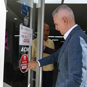 2025 Yılı “Aile Yılı” Kapsamında Karaman’da Firmalara “Aile Yılı” Stickerları Teslim Edildi - fotoğraf 11