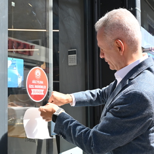2025 Yılı “Aile Yılı” Kapsamında Karaman’da Firmalara “Aile Yılı” Stickerları Teslim Edildi - fotoğraf 14