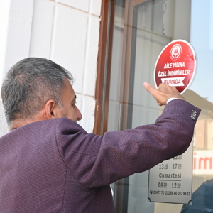 2025 Yılı “Aile Yılı” Kapsamında Karaman’da Firmalara “Aile Yılı” Stickerları Teslim Edildi - fotoğraf 19