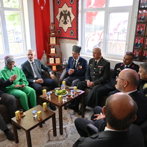 Karaman’da “Kahramanlarla Kardeşlik Yolunda” Yürüyüşü ve Anlamlı Ziyaretler - fotoğraf 17