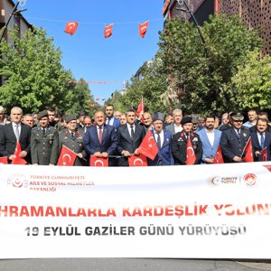 19 Eylül Gaziler Günü vesilesiyle 'Kahramanlarla Kardeşlik Yolunda' temalı bir yürüyüş gerçekleştirdik'. - fotoğraf 1