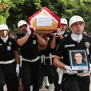 Polis Memuru Talha Uluadaoğlunu Dualarla Son Yolculuğuna Uğurlandık - fotoğraf 3