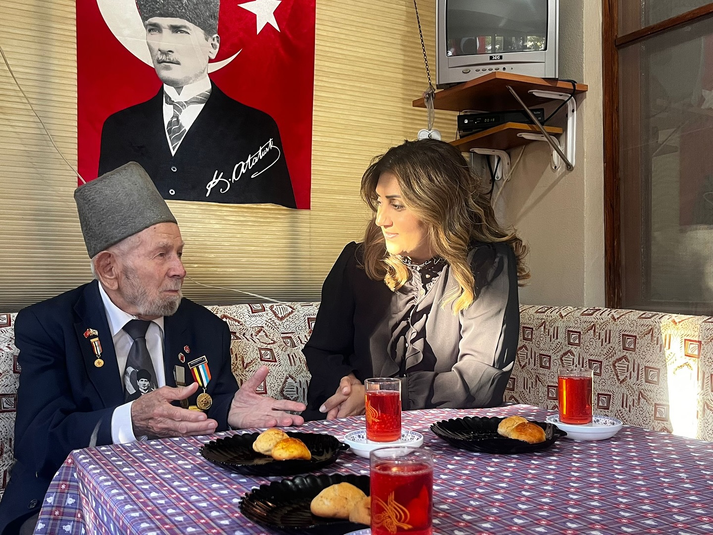 İl Müdürümüz Sayın Emine BÖÇKÜN, İlimizin En Yaşlı Gazisi Kore Gazimiz Ahmet Şükrü YORMAZ’ı Ziyaret Etti.