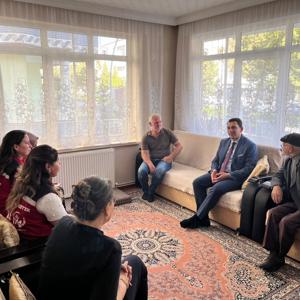 Şehit Ailelerine Anlamlı Ziyaret - fotoğraf 2