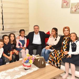 Sayin Valimiz Ali Ihsan SU ve Esi Zeliha SU Hanimefendi Cocuk Evlerimizde Kalan Cocuklarimizi Ziyaret Etti - fotoğraf 3