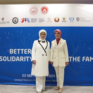 Emine Erdoğan Hanımefendi ve Bakanımız Göktaş, BM'de "Birlikte Daha İyiye: Aileden Başlayan Küresel Dayanışma" etkinliğine katıldı - fotoğraf 3