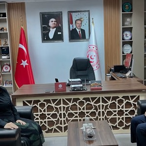 "İl Tarım Müdürü Sayın Dr. Hüseyin DÜZGÜN, İl Müdürümüz Sayın Emine BÖÇKÜN’ü makamında ziyaret etti" - fotoğraf 1
