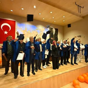 3. Yaş Üniversitesi Mezuniyet Töreni Gerçekleştirildi - fotoğraf 6