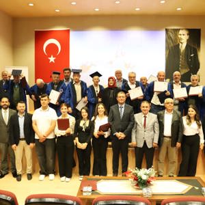 3. Yaş Üniversitesi Mezuniyet Töreni Gerçekleştirildi - fotoğraf 7