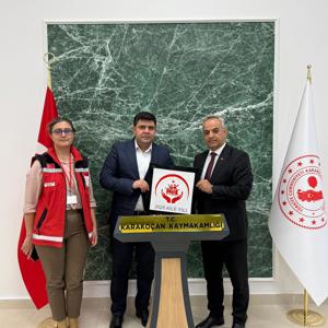 İl Müdürümüz Ömer Faruk ERGÜN, Karakoçan ilçemizi ziyareti kapsamında; Karakoçan Kaymakamı Furkan SEYMAN 'ı ziyaret ederek yeni görev yerinin  hayırlı olmasını diledi. - fotoğraf 2