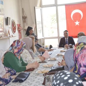 İl Müdürümüz Harun Tohumcu, Kadın Kursiyerlerle Bir Araya Geldi. - fotoğraf 1