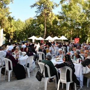 İl Müdürümüz Galip SÖKMEN 1 Ekim Dünya Yaşlılar Gününde Huzurevi Sakinlerimiz ile Bir Araya Geldi - fotoğraf 2