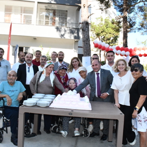 İl Müdürümüz Galip SÖKMEN 1 Ekim Dünya Yaşlılar Gününde Huzurevi Sakinlerimiz ile Bir Araya Geldi - fotoğraf 9