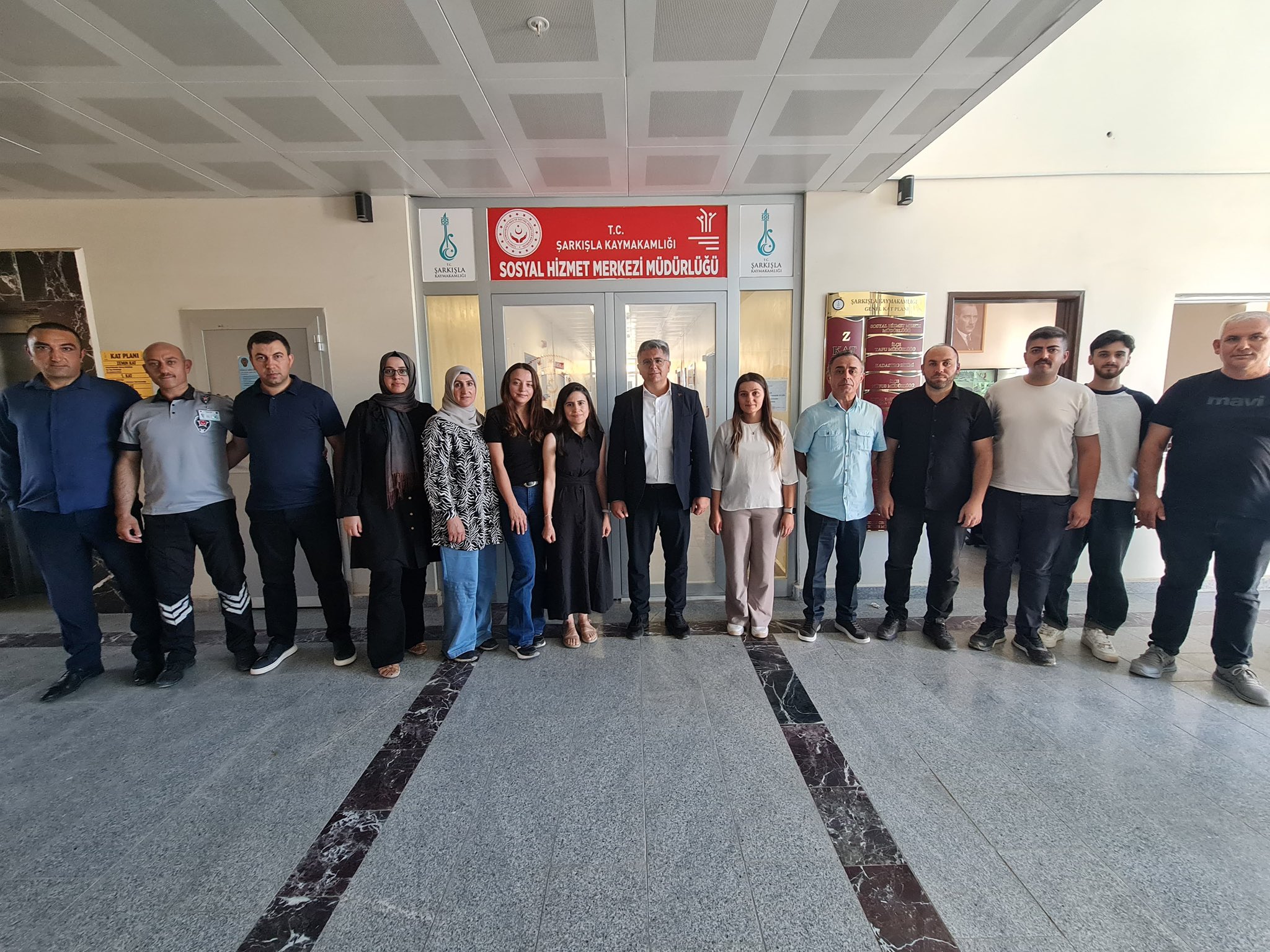 İl Müdürümüz Özgür Kırmızıtaş, Şarkışla Sosyal Hizmet Merkezi Müdürlüğü’nü ziyaret etti.