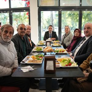 1 Ekim Yaşlılar Günü’nde Edirne Huzurevinde Kalan Büyüklerimiz İçin Kahvaltı Etkinliği Düzenlendi. - fotoğraf 3