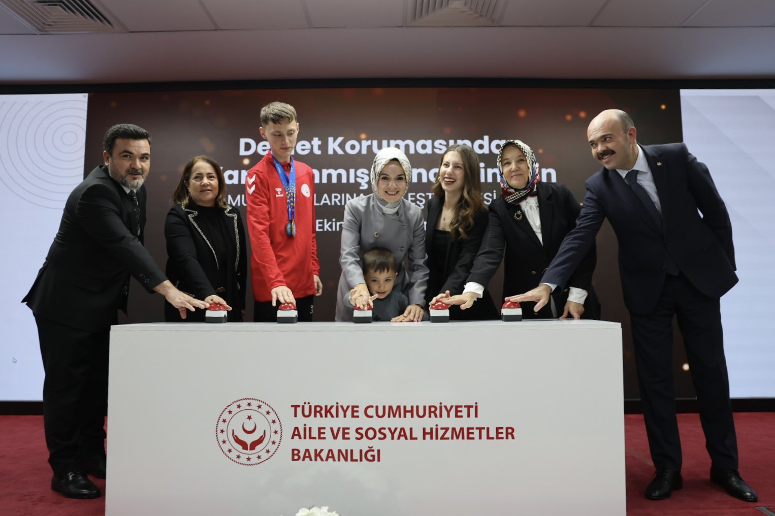 Bakanımız Göktaş, devlet korumasındaki gençlerin kamu kurumlarına yerleştirilmesi töreninde konuştu