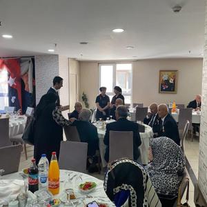Gazilerimizle Öğretmen Evinde Yemek Programında Bir Araya Gelindi. - fotoğraf 4