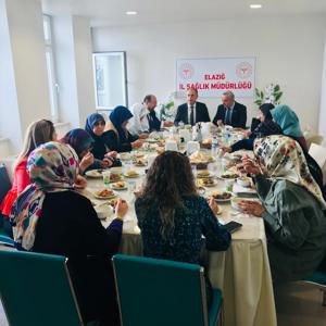 1 Ekim Dünya Yaşlılar Günü kapsamında; Elazığ İl Sağlık Müdürlüğü kıymetli büyüklerimizi ağırlayarak etkinlik düzenlediler.  - fotoğraf 5