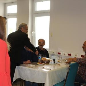 1 Ekim Dünya Yaşlılar Günü kapsamında; Elazığ İl Sağlık Müdürlüğü kıymetli büyüklerimizi ağırlayarak etkinlik düzenlediler.  - fotoğraf 9