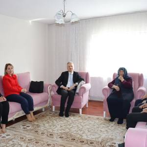 1 Ekim Dünya Yaşlılar Günü vesilesiyle kıymetli büyüklerimizi evlerinde ziyaret ettik - fotoğraf 3