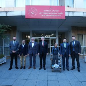 İstanbul Valimiz Sn. Davut GÜL, Zeytinburnu Kaymakamı Sn. Dr. Adem USLU ve İl Müdürümüz Sn. Ömer TURAN ile Birlikte,  Zeytinburnu Semiha Şakir Huzurevi’ne Ziyarette Bulunmuştur - fotoğraf 3