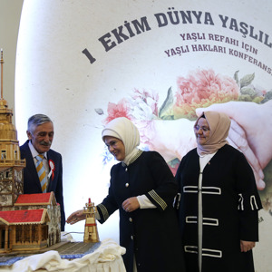 Emine Erdoğan Hanımefendi ve Bakanımız Sayın Zehra Zümrüt Selçuk “Yaşlı Refahı İçin Yaşlı Hakları Konferansı”na Katıldı - fotoğraf 4