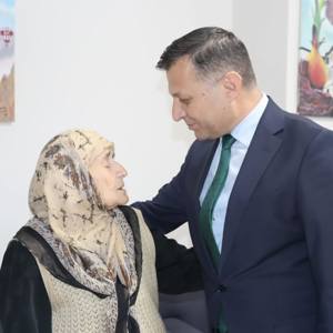 1 Ekim Dünya Yaşlılar Günü vesilesiyle Valimiz Sayın Mustafa Yavuz Karabük Yücel Huzurevi'ni ziyaret etti - fotoğraf 12