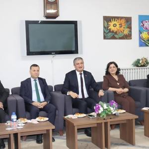 1 Ekim Dünya Yaşlılar Günü vesilesiyle Valimiz Sayın Mustafa Yavuz Karabük Yücel Huzurevi'ni ziyaret etti - fotoğraf 2
