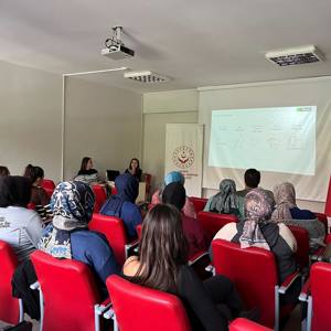 İl Müdürlüğümüz personeline  "Bağımlı Bireye Yaklaşım ve YEDAM Tanıtımı" konulu eğitim programı gerçekleştirildi - fotoğraf 3