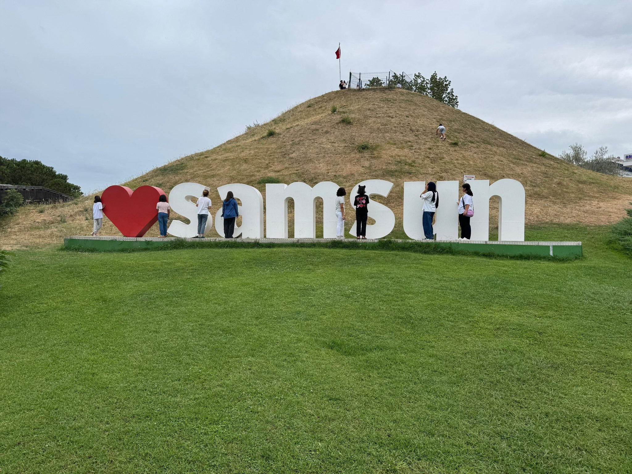 Yaz boyunca devam eden kültürel etkinlik gezilerimizin bu kez durağı Samsun ve Sinop oldu.