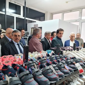 İhtiyaç sahibi ailelerimizin ücretsiz faydalanacağı Türk Kızılay Butik (Giyim) Mağazasının açılışı - fotoğraf 2