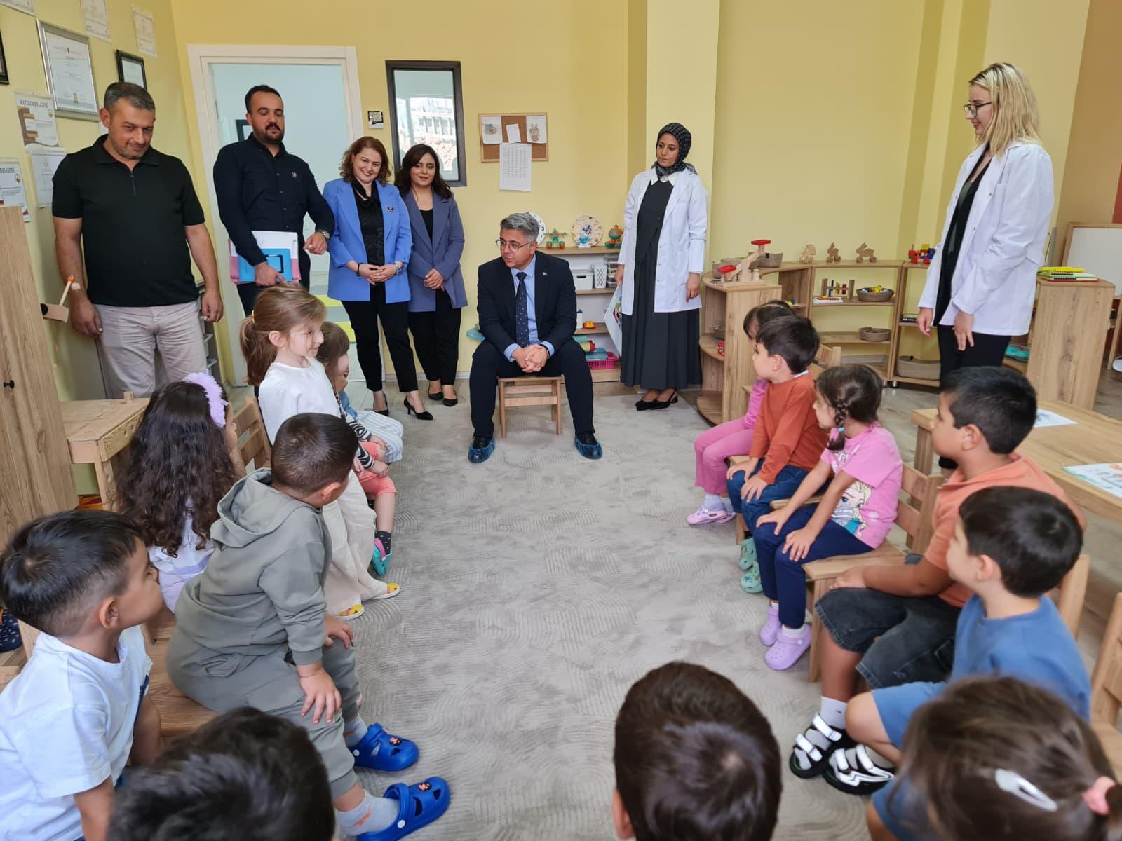 İl Müdürümüz Özgür Kırmızıtaş, Şube Müdürümüz Murat Özdemir ve çalışma arkadaşlarımızla birlikte ilimizde faaliyet gösteren Saygın Kreşi’yi ziyaret etti.