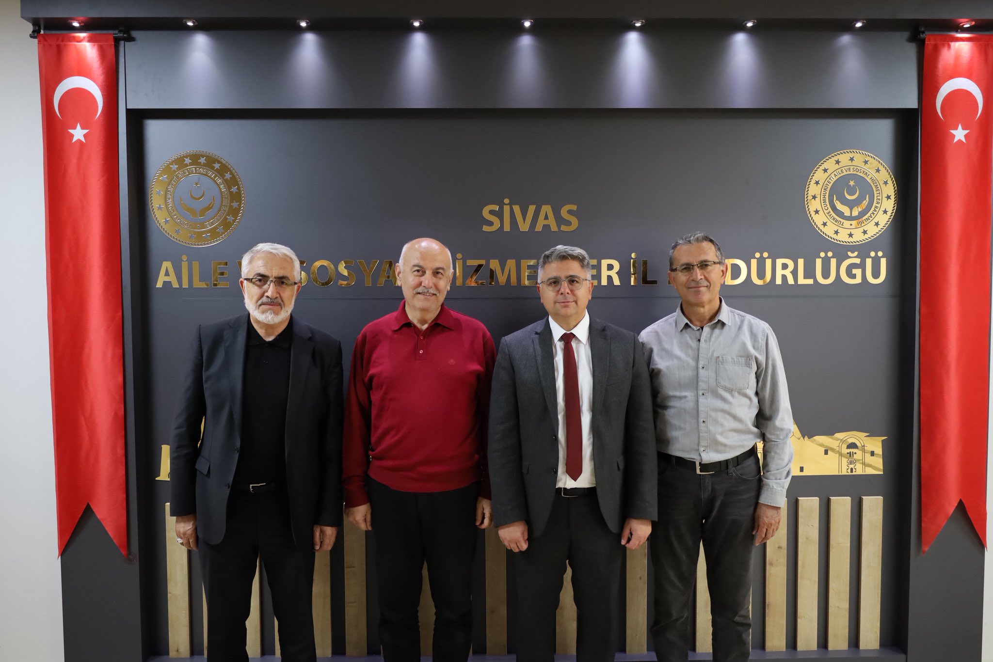 EYHGM Yaşlı Bakım Hizmetleri Daire Başkanlığı Şube Müdürü Erdal Özlü ve Sosyal Çalışmacı Turgut Erbasan, Merkez Aile Çalışmaları vesilesiyle ilimizi ve İl Müdürümüz Özgür Kırmızıtaşı  ziyaret ettiler.