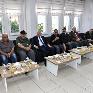 Ekim Dünya Yaşlılar Günü münasebetiyle İhramcızade İsmail Hakkı Toprak Huzurevi'ni ziyareti - fotoğraf 1