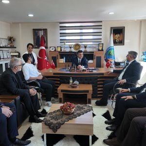 Vali Yardımcımız Sayın İhsan Maskar, İl Müdürümüz Özgür Kırmızıtaş ve İl Müdür Yardımcılarımız ile birlikte Karşıyaka Engelli Bakım ve Rehabilitasyon Merkezi’ni ziyaret ederek denetimlerde bulundu. - fotoğraf 2
