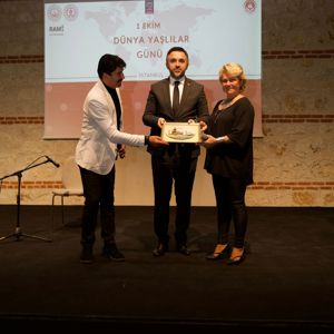 Dünya Yaşlılar Günü Programı ve “Biz Büyük Bir Aileyiz” Temalı Sergi, Rami Kütüphanesi’nde İl Müdürümüz Sn. Ömer TURAN’ın Katılımıyla Gerçekleştirildi - fotoğraf 2