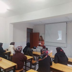Tavşanlı Aile Destek Merkezi’nde AEP Kapsamında Eğitimler Düzenlendi - fotoğraf 1