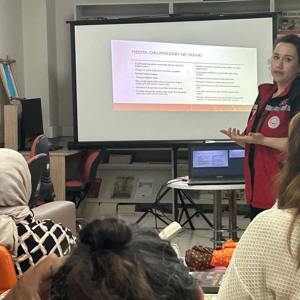  Aile İçi Bilgi ve Medya Okuryazarlığı Semineri Düzenlenmiştir. - fotoğraf 1