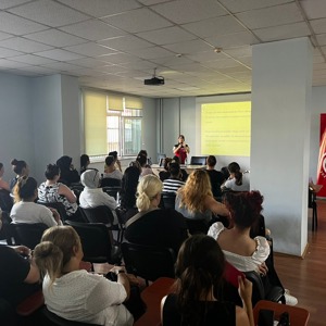 İlimiz Genelindeki Okullar, Kuran Kursları, Denetimli Serbestlik Müdürlükleri ve Aile Destek Merkezleri Alanlarında Aile Eğitim Programı Kapsamında Eğitimlerimiz Düzenli Olarak Devam Ediyor - fotoğraf 3