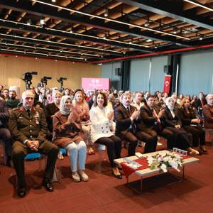 Samsun’da “Gönül Elçileri ile Koruyucu Aile Farkındalık Toplantısı” Gerçekleştirildi - fotoğraf 18
