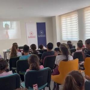Mevsimlik Tarım İşçilerinin Çocuklarına Yönelik Sinema Etkinliği Düzenlenmiştir. - fotoğraf 5