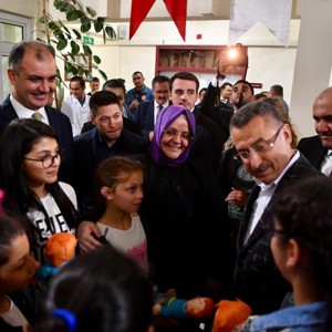 Cumhurbaşkanı Yardımcısı Oktay ve Bakan Selçuk’tan Şehit Ailesine Ziyaret - fotoğraf 7