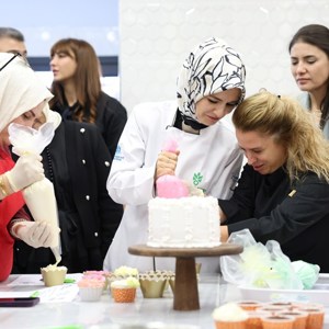 Bakanımız Göktaş, Başakşehir Bizim Çınarlar Yaşam Merkezi ve BAKMER'in açılışına katıldı - fotoğraf 3