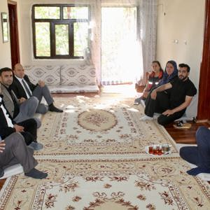 İl Müdürümüz ÜNALAN, Şemdinli’de Şehit Ailelerine Ziyaret - fotoğraf 1