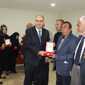 Kıbrıs Gazilerine Madalya Tevcih Töreni Düzenlendi - fotoğraf 2