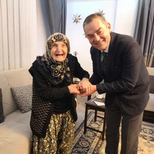 4 Kuşak Bir Arada: Tosuner Ailesine Anlamlı Ziyaret - fotoğraf 2