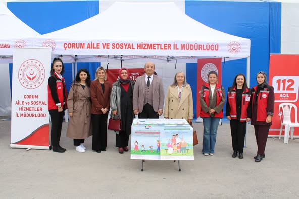İl Müdürlüğümüz Koruyucu Aile Birimi tarafından, toplumda koruyucu ailelik bilincini artırmak ve hizmet modelinin yaygınlaştırılmasına katkı sağlamak amacıyla Çorum 12. Kitap ve Kültür Günleri kapsamında bilgilendirme standı açılmıştır.