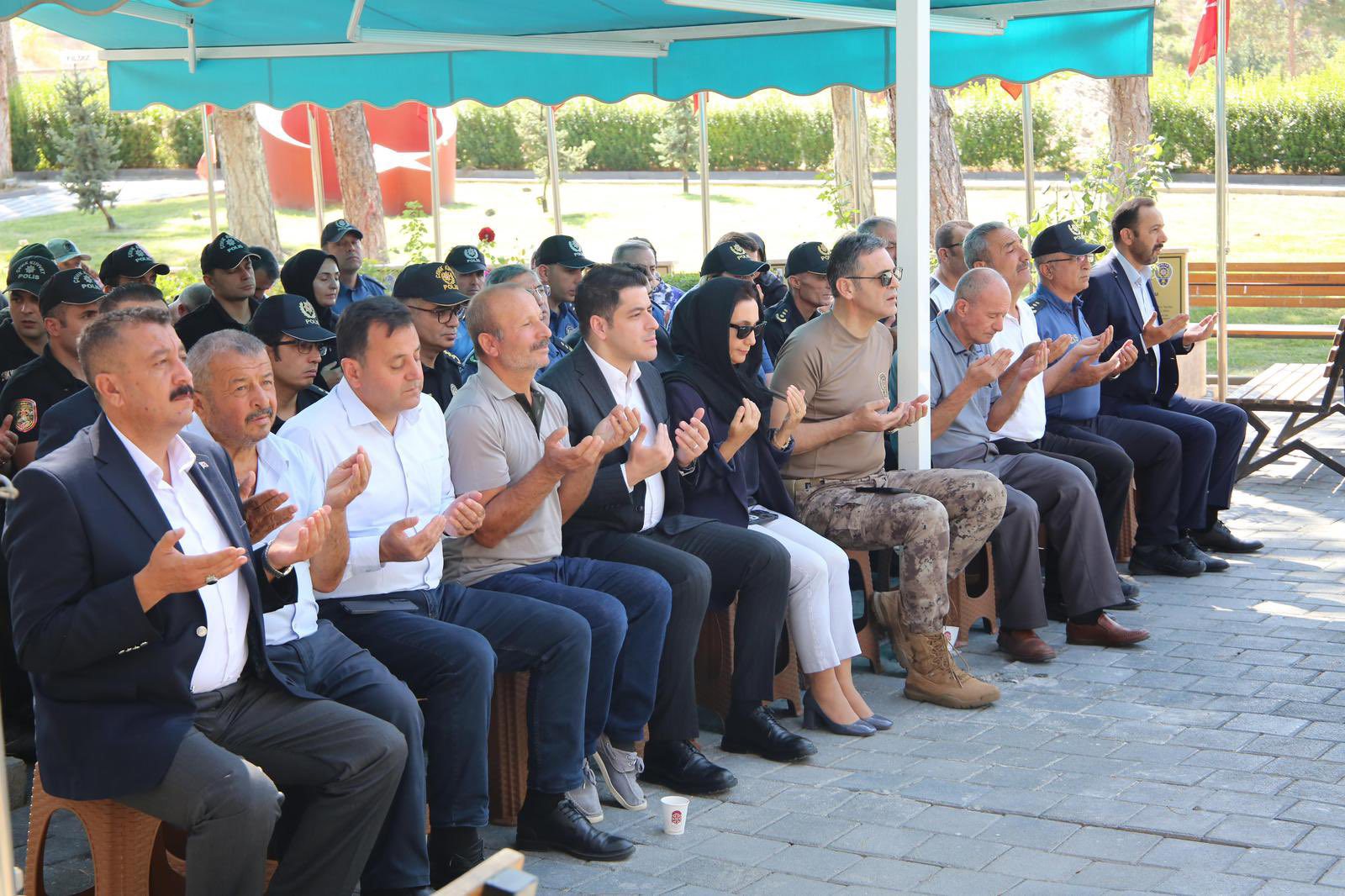 Şehit Polis Memuru Murat AKPINAR için Düzenlenen Mevlit Programı - fotoğraf 2